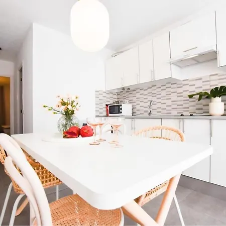 Appartamento Sun- Wifi, Private Garden, Kitchen & Community Pool Costa Calma